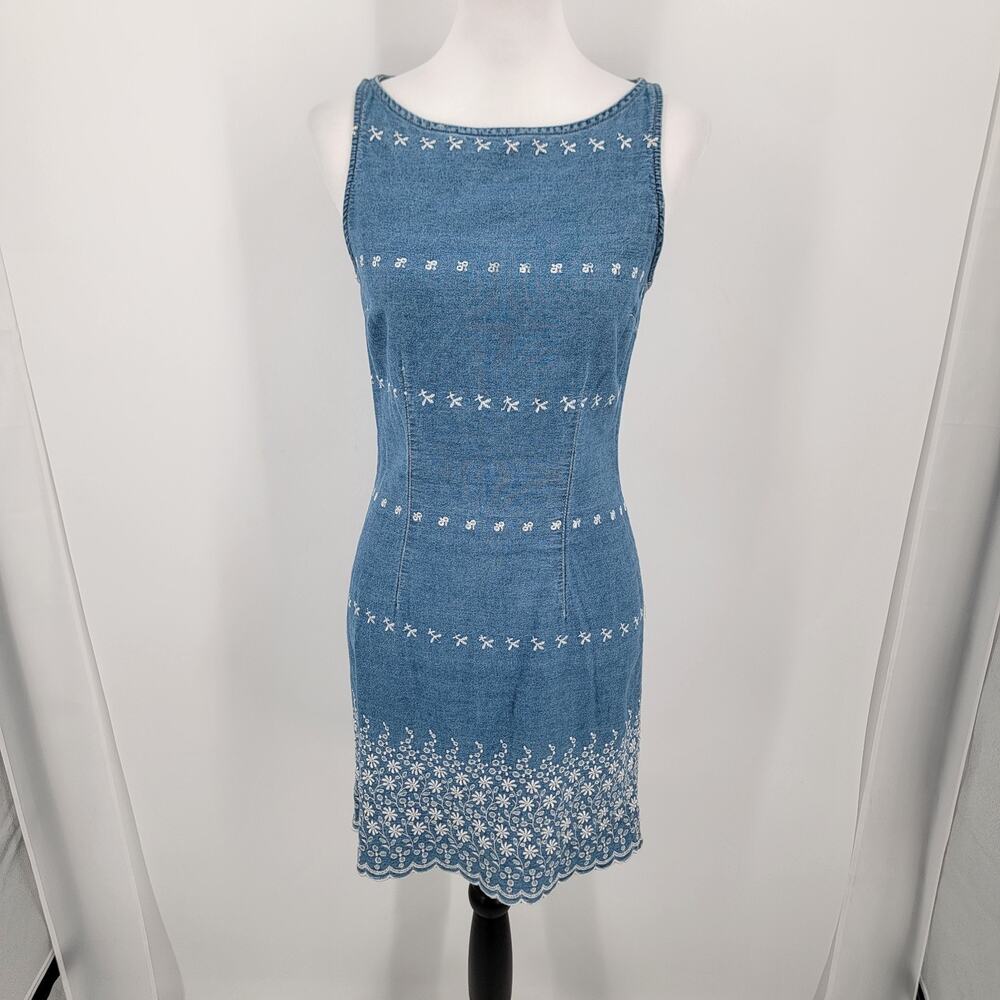 Express Denim Dress Womens 1/2 Blue White Floral Embroidery Scallop Hem Vintage